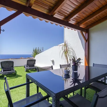 Flowers Island House 3 *