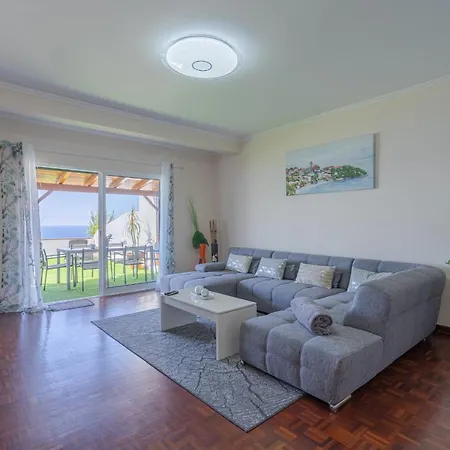 Flowers Island House 3 Канису