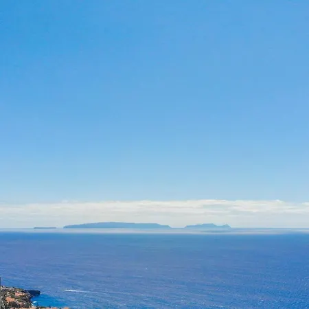 Flowers Island House 3 *