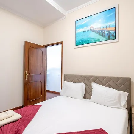 Flowers Island House 3 *